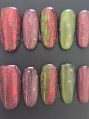 Hand Crafted Red and Green Floral Press-On Nail Set